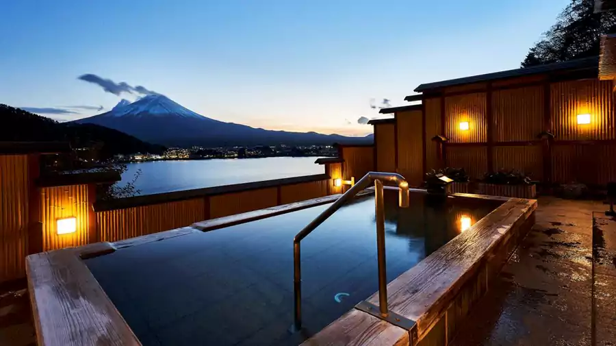 日本山梨縣富士湖畔旅館湖樂禦宿富士吟景