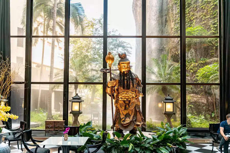 瀑布餐廳：最出圈的 “景觀餐廳”