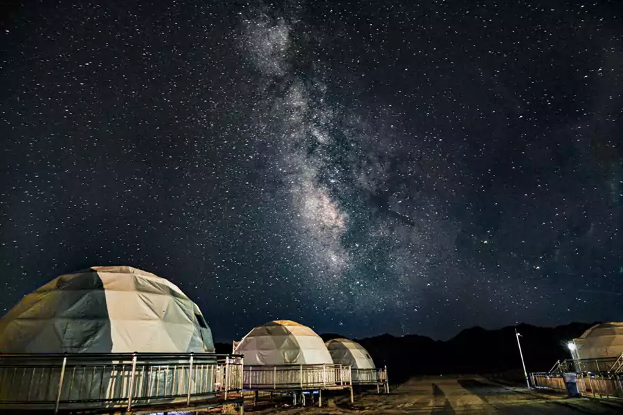 青海海西大柴旦北緯 37°星空營地