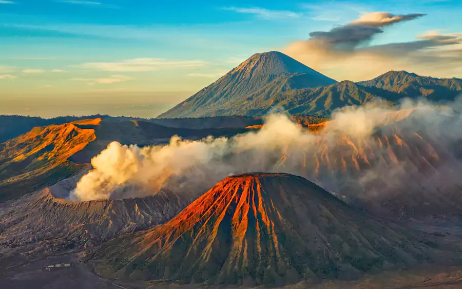 布罗莫火山