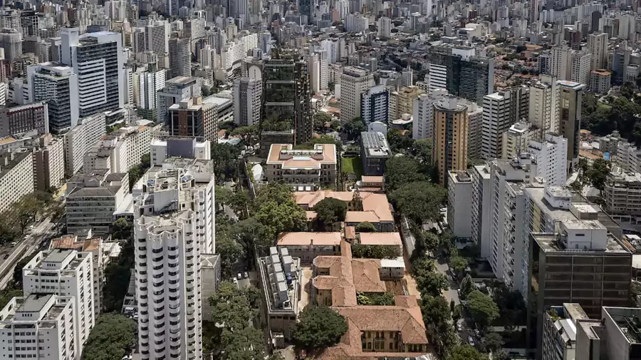 住在这里，不仅能享受酒店的秘境时光，更能轻松触达圣保罗的文化核心