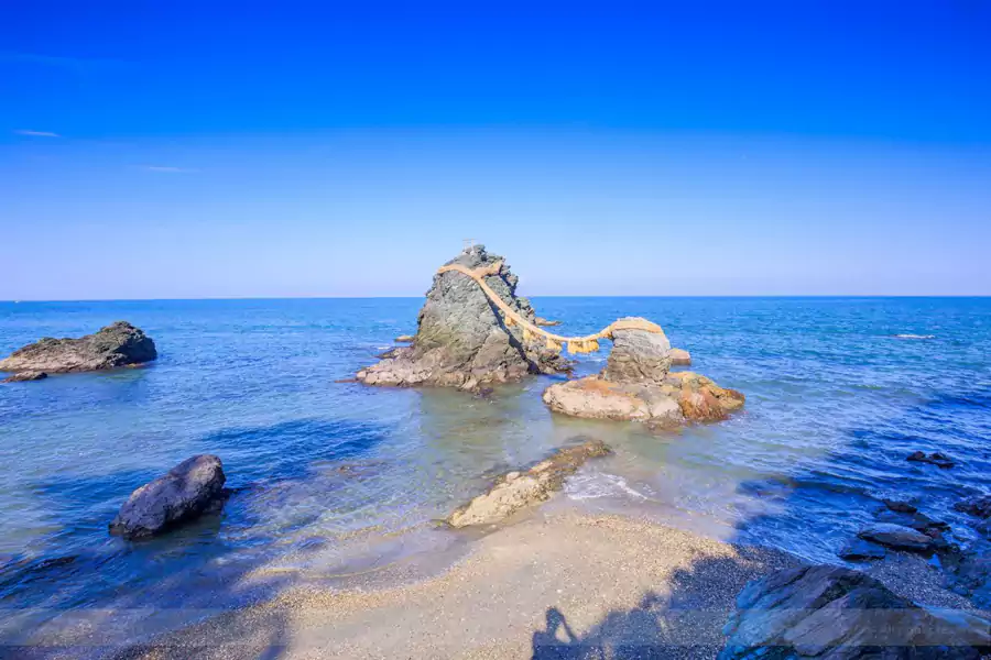二见浦夫妇岩