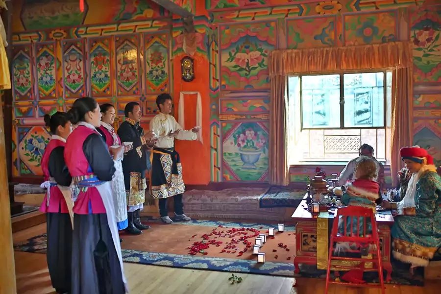 他们会像招待朋友一样跟你聊高原的故事 他们会像招待朋友一样跟你聊高原的故事