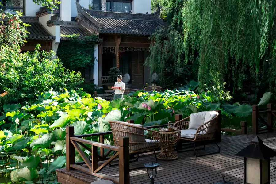 一踏入酒店,仿佛穿越进了一幅立体的徽派古画 一踏入酒店,仿佛穿越进了一幅立体的徽派古画