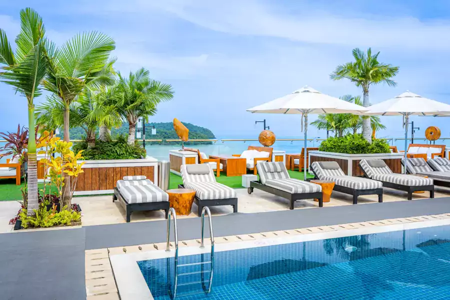 屋顶泳池 屋顶泳池