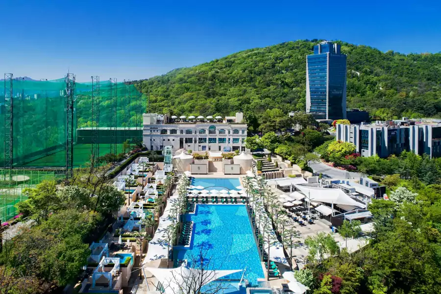 首尔悦榕庄坐落在南山山麓