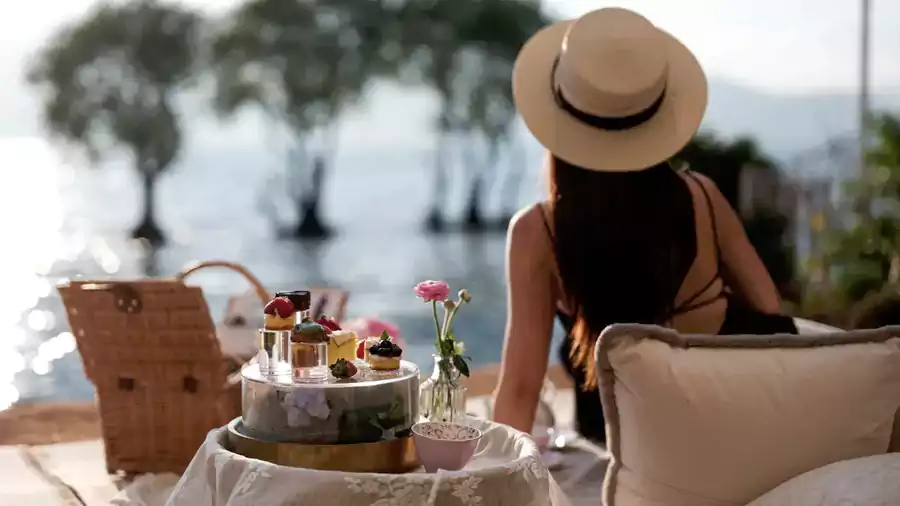 午後搬張椅子到親水準台 午後搬張椅子到親水準台