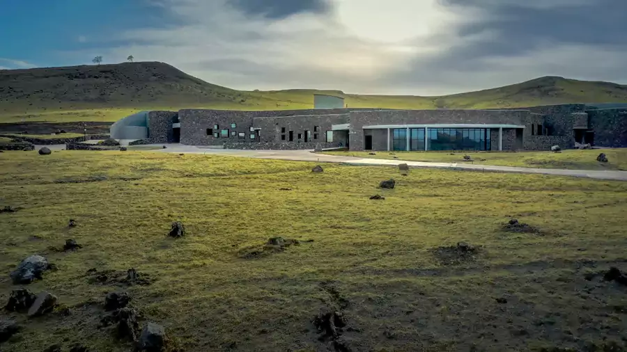 草原火山溫泉酒店整體用火山岩原石打造