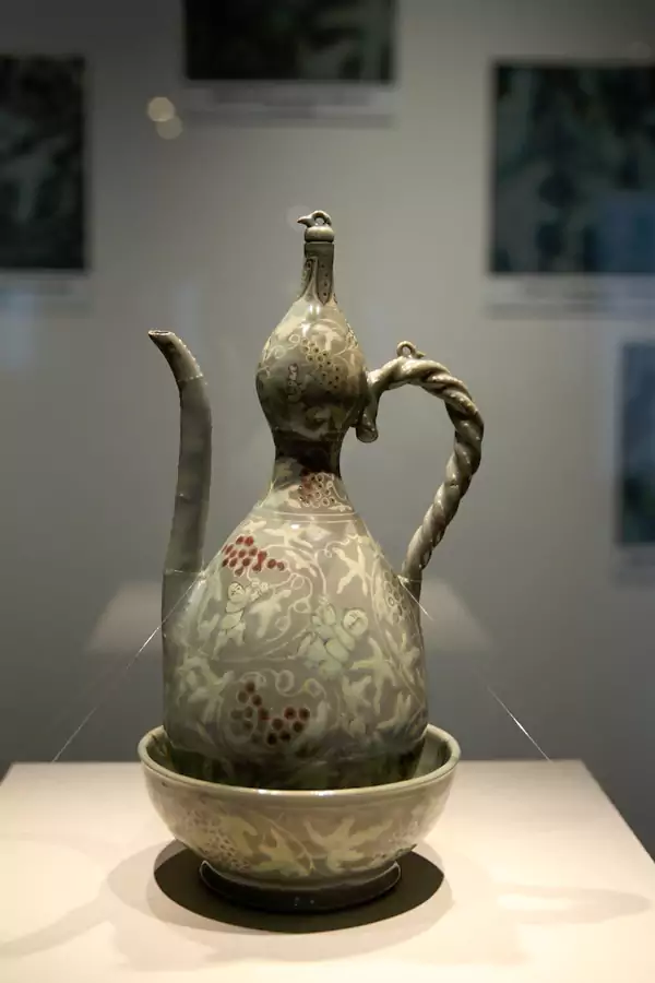 館內收藏著從舊石器時代到朝鮮時代的海量文物 館內收藏著從舊石器時代到朝鮮時代的海量文物