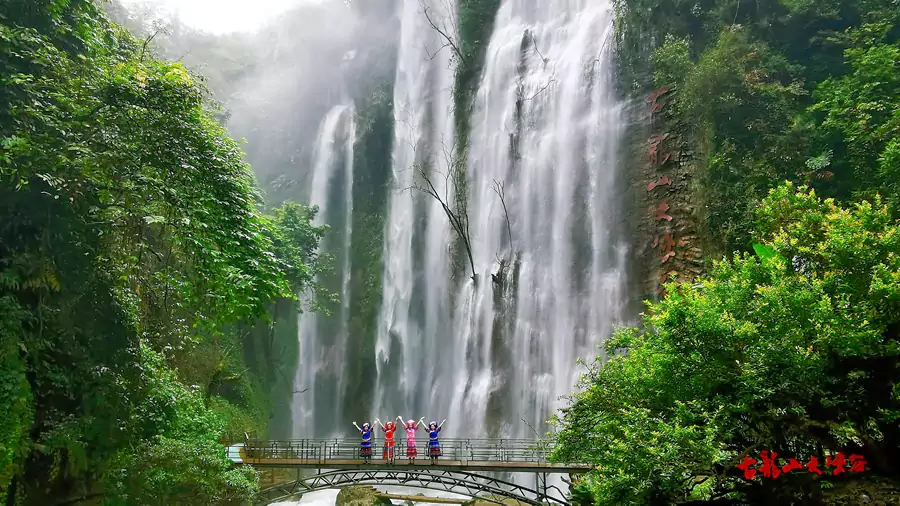 古龙山大峡谷 古龙山大峡谷