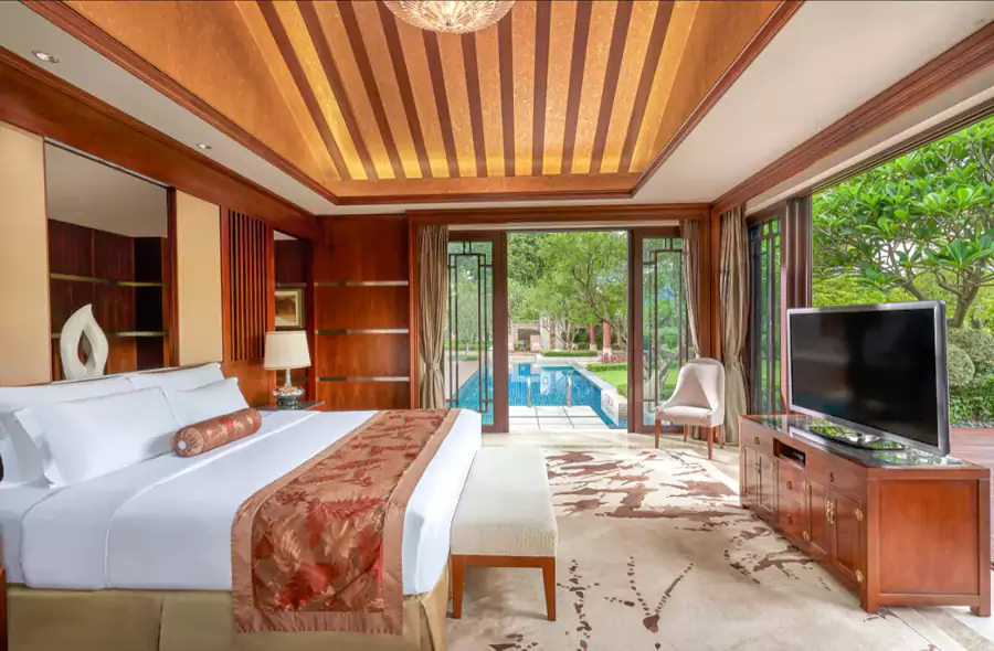 配私人泳池的 C 型套房