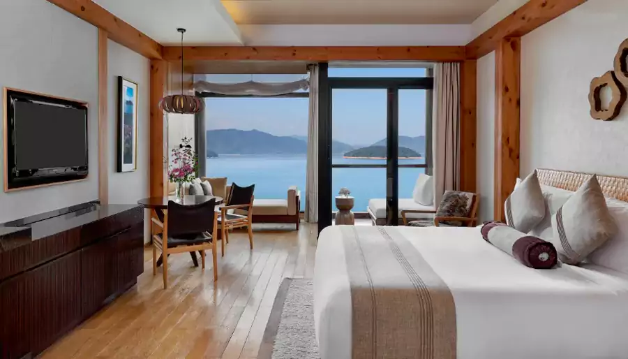 超大观景阳台是点睛之笔 超大观景阳台是点睛之笔