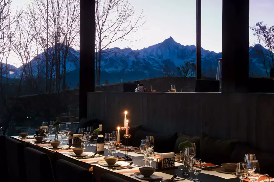 頂層觀景酒吧的一杯特調,能陪你看星空慢慢鋪滿雪山的夜空 頂層觀景酒吧的一杯特調,能陪你看星空慢慢鋪滿雪山的夜空