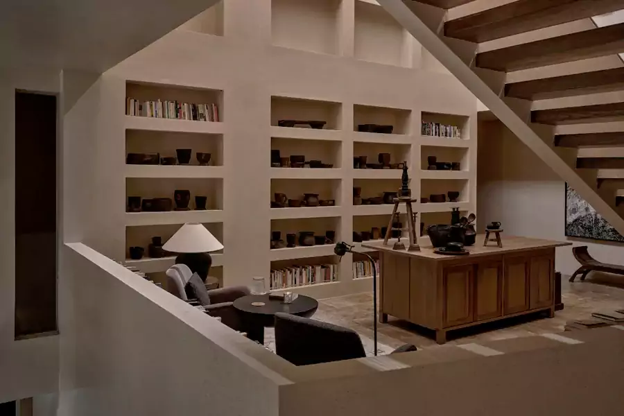 待到夜晚,酒店會播放關於梅裡雪山的紀錄片 待到夜晚,酒店會播放關於梅裡雪山的紀錄片