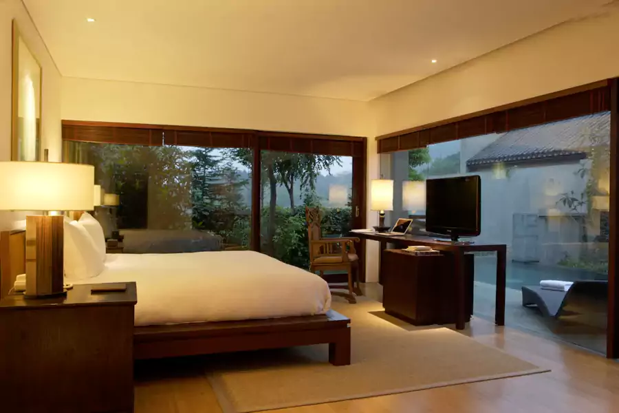 21 棟別墅裡,14 棟單房別墅、7 棟雙房別墅 21 棟別墅裡,14 棟單房別墅、7 棟雙房別墅