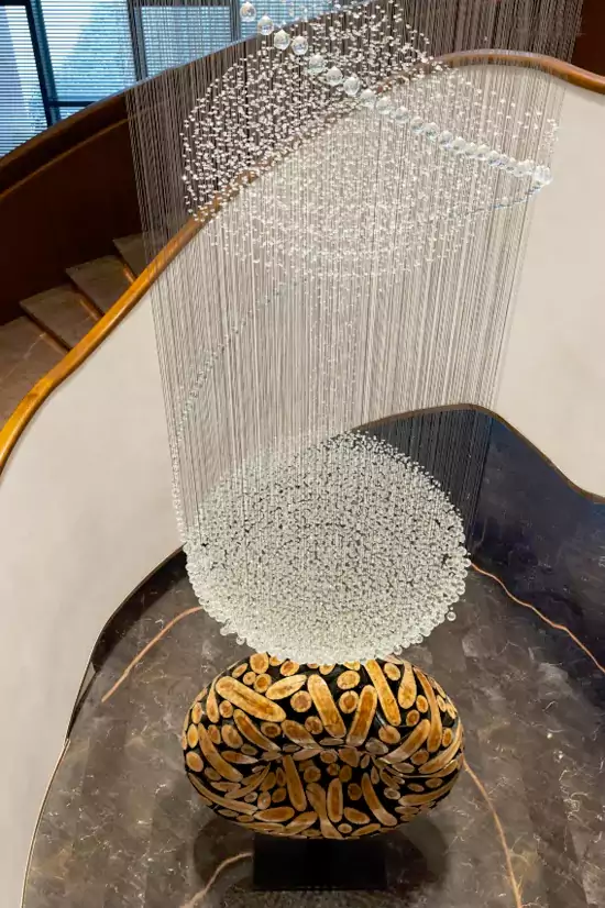 艺术感十足的旋转楼梯是网红打卡点