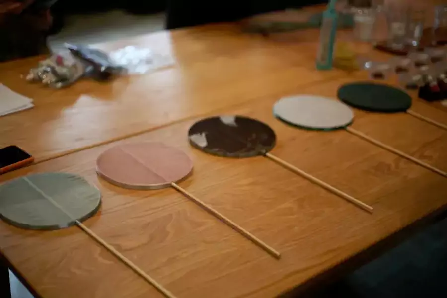 酒店推出了製作團扇、學做青團等非遺體驗活動