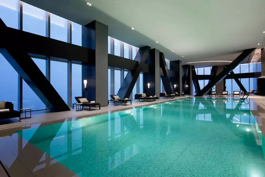 20 米長的天際泳池 20 米長的天際泳池