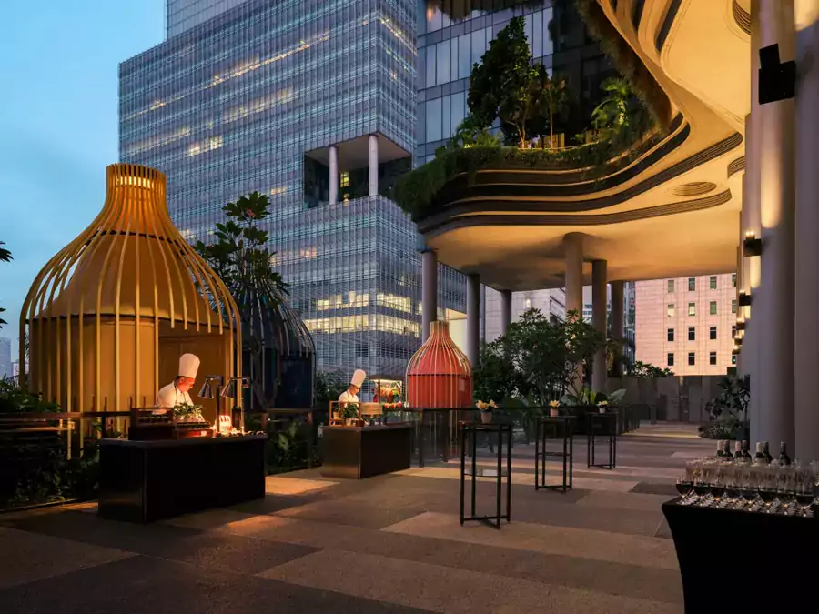 网红们最爱的鸟笼凉亭藏在花园深处