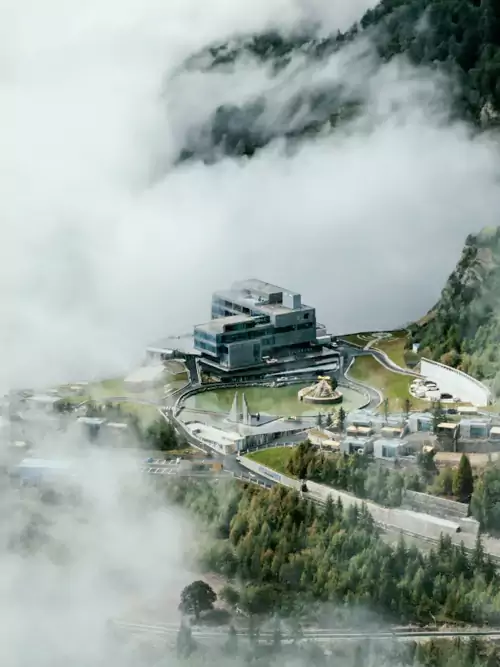 四川四姑娘山·天空之城懸崖酒店