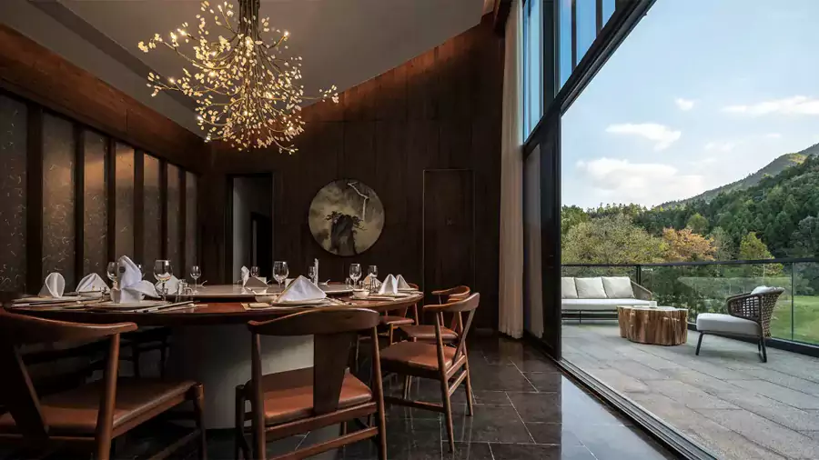 美食方面更是不容错过,酒店的味餐厅主打新鲜本味 美食方面更是不容错过,酒店的味餐厅主打新鲜本味