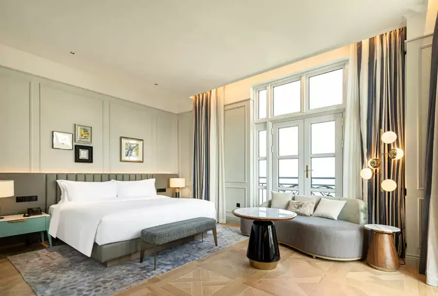 60% 以上的房型都能直面大海