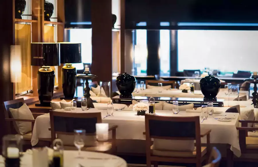 餐厅没有繁复的噱头,只用每日由渔船新鲜送达的海产 餐厅没有繁复的噱头,只用每日由渔船新鲜送达的海产