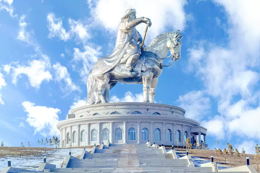 成吉思汗骑马塑像 成吉思汗骑马塑像