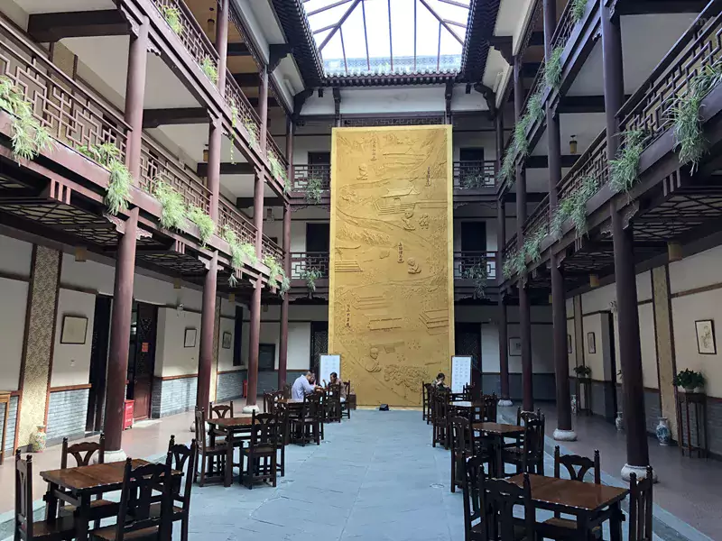 清晨六七点是寺院的早膳时间 清晨六七点是寺院的早膳时间