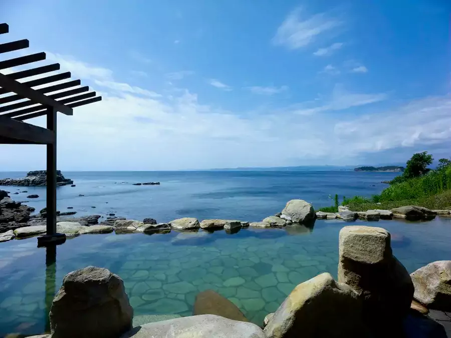 男女的裸泡大浴場