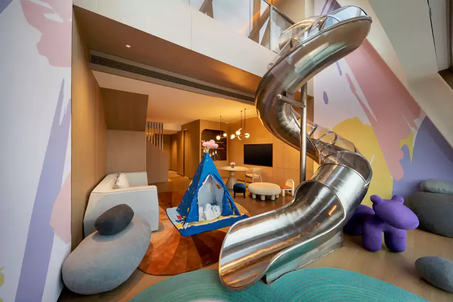 超吸睛的金属旋转滑梯 超吸睛的金属旋转滑梯