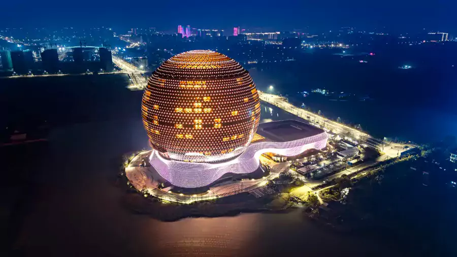 酒店的地理位置更是得天独厚 酒店的地理位置更是得天独厚