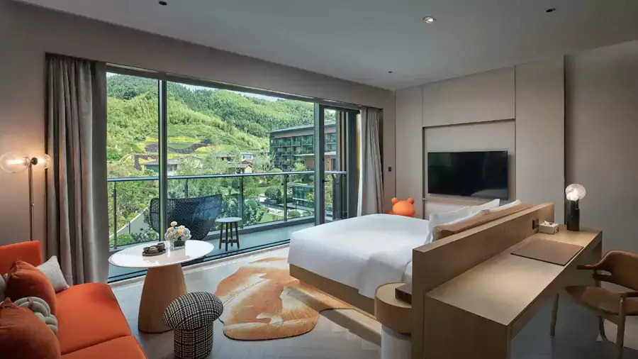 163 間客房與 14 幢獨立別墅,是藏在森林裡的私密天地 163 間客房與 14 幢獨立別墅,是藏在森林裡的私密天地