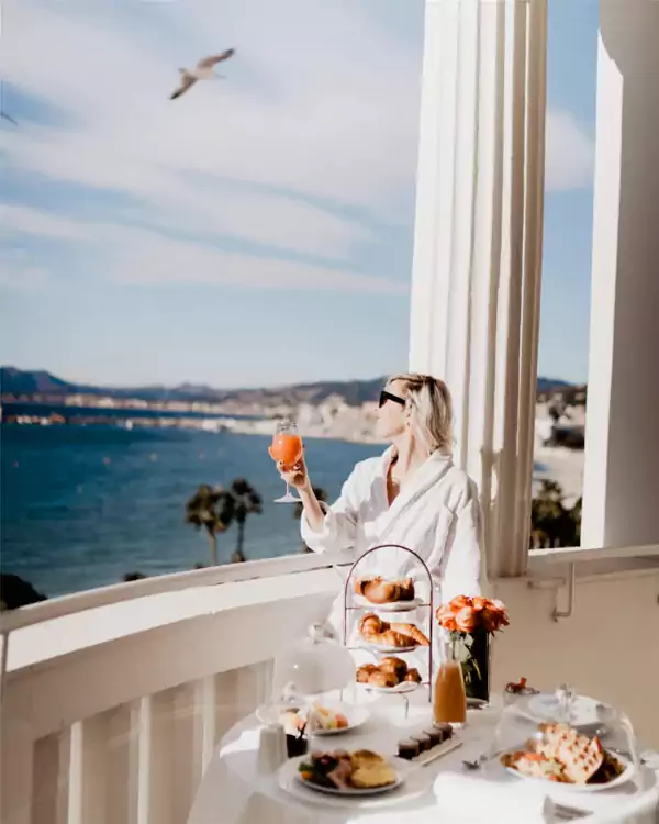 静赏地中海的无垠海景