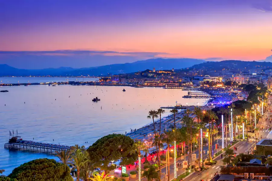 入住马丁内斯酒店，走一次明星同款红毯