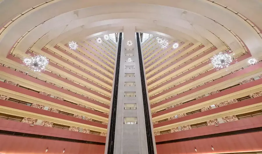 標誌性的扇形中庭設計歷經時光打磨 標誌性的扇形中庭設計歷經時光打磨