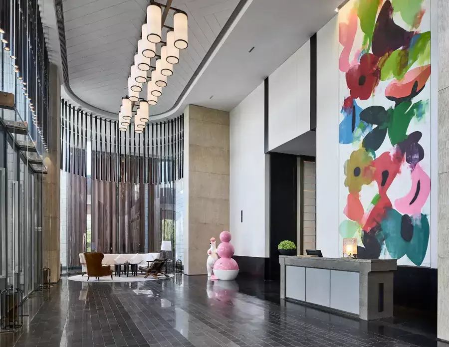 14 層的天際藝術大堂更是一踏入就令人驚豔 14 層的天際藝術大堂更是一踏入就令人驚豔