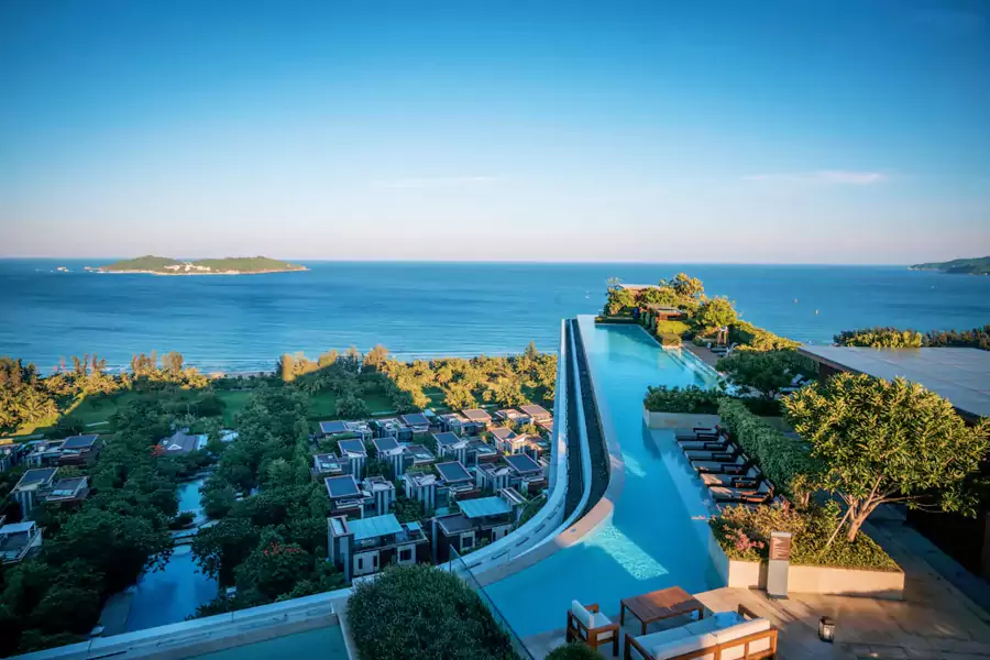 110 米天際無邊泳池,絕對是酒店的網紅打卡點 110 米天際無邊泳池,絕對是酒店的網紅打卡點