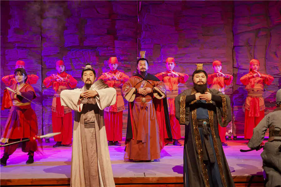 沿途的实景演出 沿途的实景演出